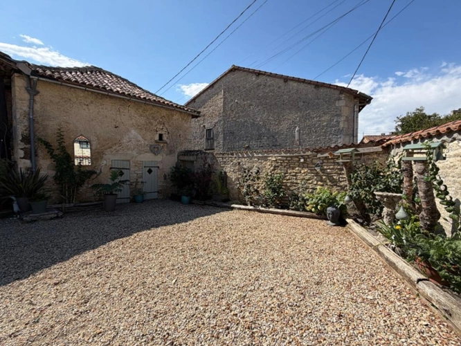 Photos 22 - Rurale - Maison de campagne de caractère avec dépendances et potentiel chambres d'hôtes