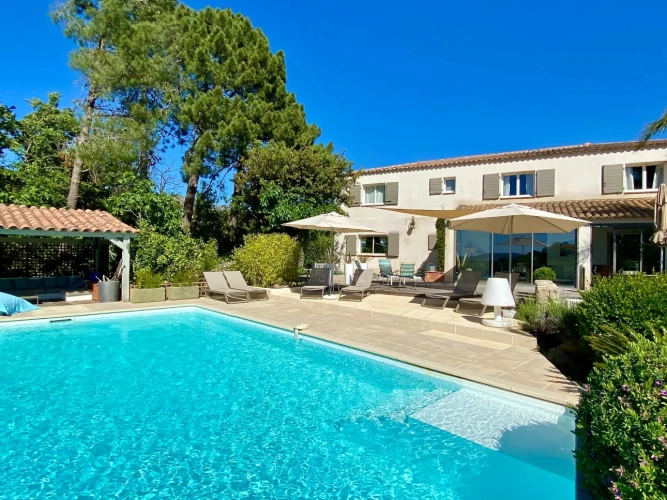 Photos 6 - Touristique - **Maison d'hôtes de charme avec vue panoramique sur la baie de Calvi**