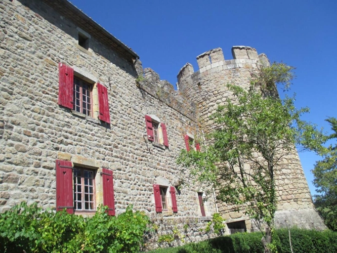 Photos 1 - Prestige - Château historique dominant les gorges de la Dore