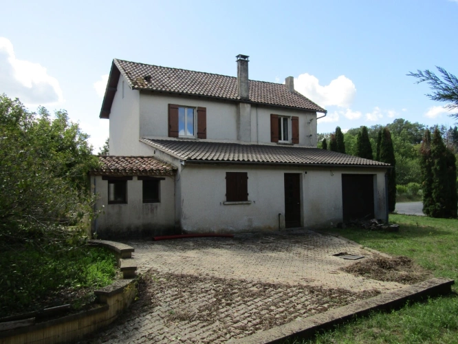 Photos 2 - Prestige - Propriété avec maison 4 chambres, plusieurs bâtiments et 1.8 hectares de terrain