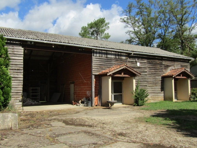 Photos 15 - Prestige - Propriété avec maison 4 chambres, plusieurs bâtiments et 1.8 hectares de terrain