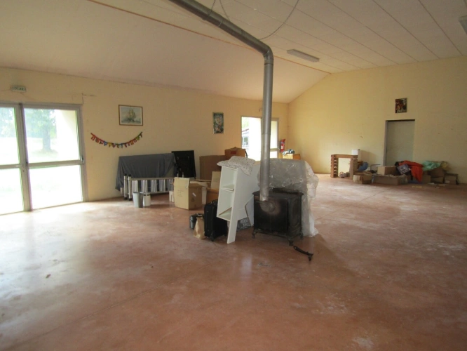 Photos 16 - Prestige - Propriété avec maison 4 chambres, plusieurs bâtiments et 1.8 hectares de terrain