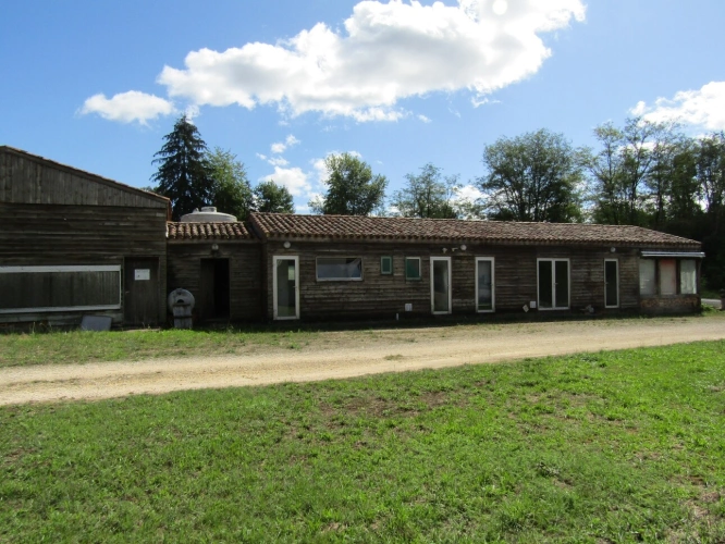 Photos 18 - Prestige - Propriété avec maison 4 chambres, plusieurs bâtiments et 1.8 hectares de terrain