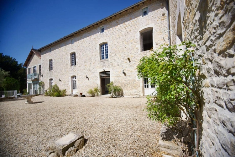 Photos 19 - Prestige - Propriété de caractère exceptionnelle avec dépendances, piscine et 3,5 hectares