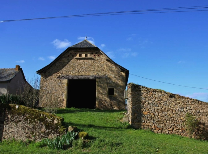 Photos 3 - Rurale - MONTBAZENS - Authentique corps de ferme en pierres, superbe grange et dépendances