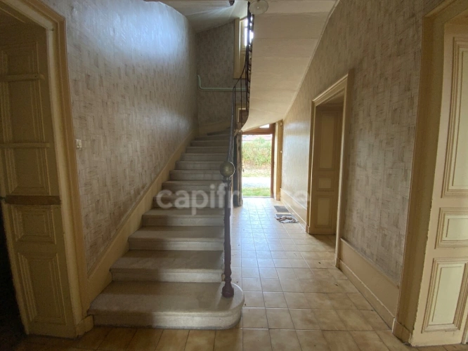 Photos 3 - Prestige - A  SAINT FORGEUX LESPINASSE (42) MAISON DE CARACTERE de 200 M2 avec DEPENDANCES et terrain clos de 8400M2