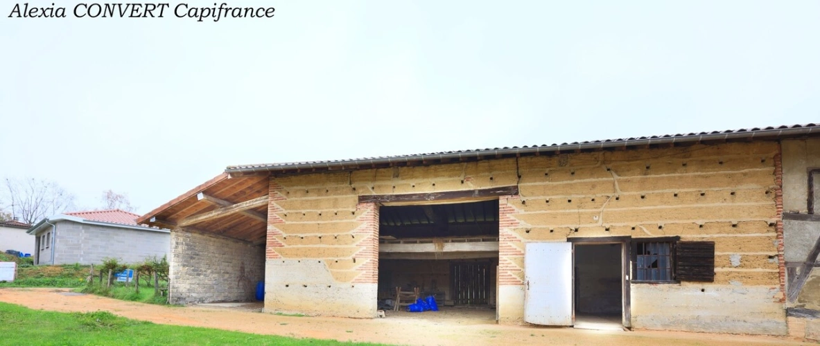 Photos 1 - Rural - Bâtisse à vendre 5 pièces + abris proche de MEZERIAT (01) terrain 1320m² constructible