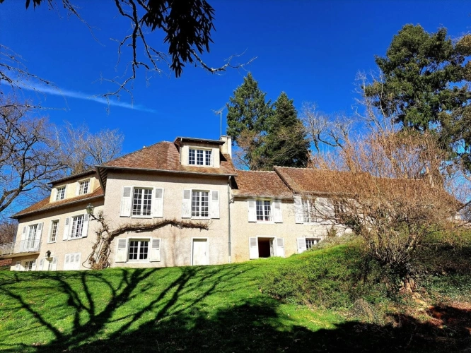 Photos 2 - Touristique - Propriete à vendre 17 pièces SAINT SAULGE (58) gite, chambres d'hotes ,maison de repos