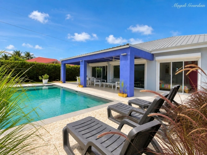 Photos 7 - Prestige - A VENDRE – SAINT-FRANÇOIS – VILLA AVEC PISCINE, GÎTE INDÉPENDANT ET AUTONOMIE ÉLECTRIQUE