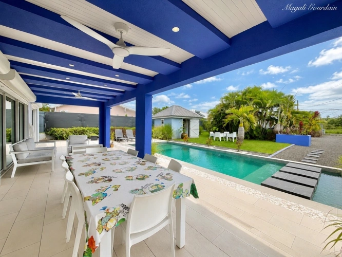 Photos 10 - Prestige - A VENDRE – SAINT-FRANÇOIS – VILLA AVEC PISCINE, GÎTE INDÉPENDANT ET AUTONOMIE ÉLECTRIQUE