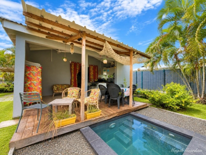 Photos 12 - Prestige - A VENDRE – SAINT-FRANÇOIS – VILLA AVEC PISCINE, GÎTE INDÉPENDANT ET AUTONOMIE ÉLECTRIQUE