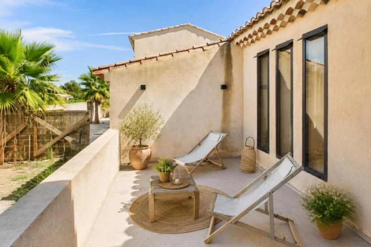 Photos 19 - Prestige - EYGALIÈRES . UN DOMAINE CONTEMPORAIN FACE AUX ALPILLES