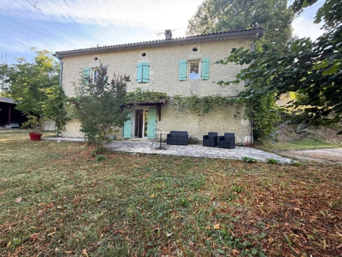Photos 1 - Rurale - Dans la campagne de Lauzerte - Belle maison en pierre composée de deux logements, idéale pour investissement locatif ou projet mixte