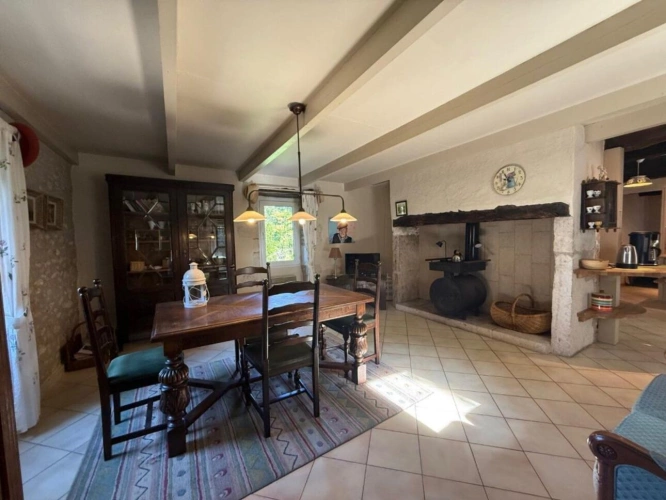 Photos 13 - Rurale - Dans la campagne de Lauzerte - Belle maison en pierre composée de deux logements, idéale pour investissement locatif ou projet mixte