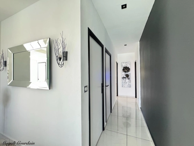 Photos 11 - Prestige - A VENDRE - PROPRIETE D'EXCEPTION AVEC VUE MER IMPRENABLE & STUDIO ATTENANT - SAINTE ANNE