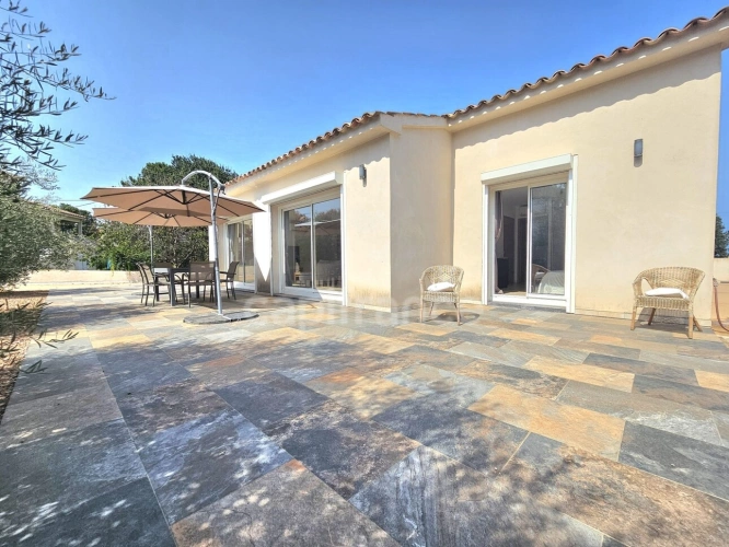 Photos 1 - Touristique - Ensemble immobilier de 368 m2 divisé en 3 habitations, piscine, terrain 1683 m2 à VESCOVATO (Haute Corse)