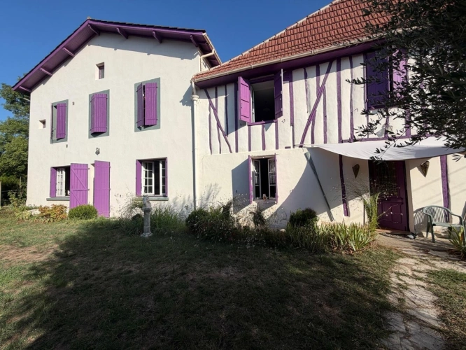 Photos 16 - Prestige - PLAISANCE (32) centre, élegante MAISON DE MAITRE XVIIIs, sans travaux, 190m2 sur 800m2 de jardin clos et paysagé, belle dépendance, chauffage central , 4chambres dont 1 au rez-de-chaussée, salon 44m2