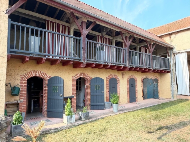 Photos 23 - Prestige - PLAISANCE DU GERS(32): élégante PROPRIETE DE CHARME et de CARACTERE XVIII-XIXs, 3,5hectares, près de Plaisance et Marciac, SANS TRAVAUX, sans vis à vis, au calme , VUE sur les coteaux, piscine