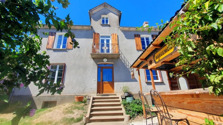 Photos 1 - Prestige - Propriété de caractère rénovée avec nombreuses dépendances, 1,9 ha de terrain. Idéal projet agricole ou touristique