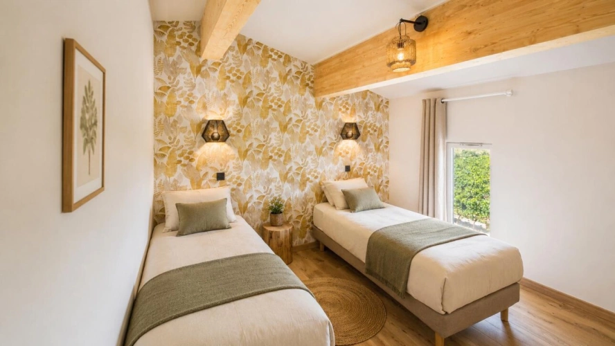 Photos 20 - Prestige - EYGALIÈRES . UN DOMAINE CONTEMPORAIN FACE AUX ALPILLES