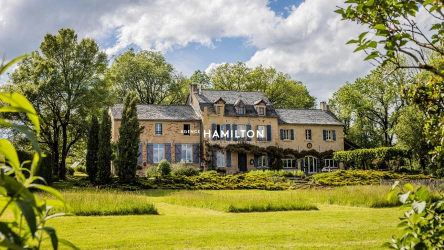 Photos 2 - Prestige - ÉLÉGANTE DEMEURE AVEC PARC - ANCIENNE ÉCOLE MONASTIQUE DU XIXe SIÈCLE RÉNOVÉE