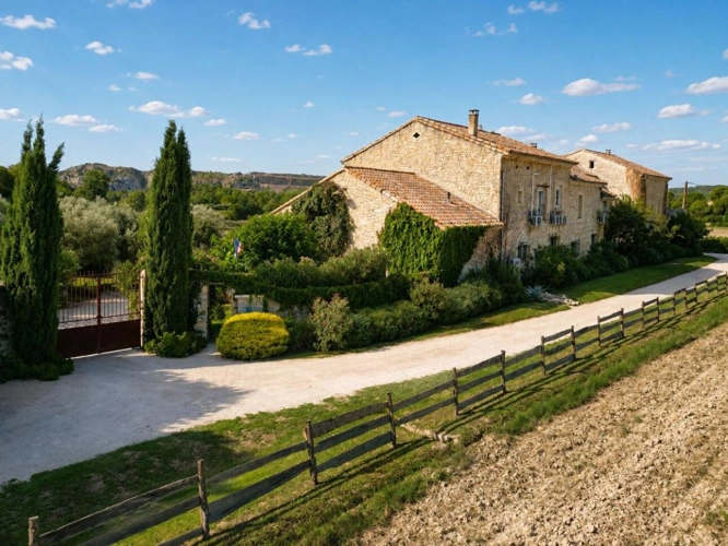 Photos 2 - Tourist - Stone estate of 675 sqm with swimming pool on nearly 3 hectares - Roquemaure