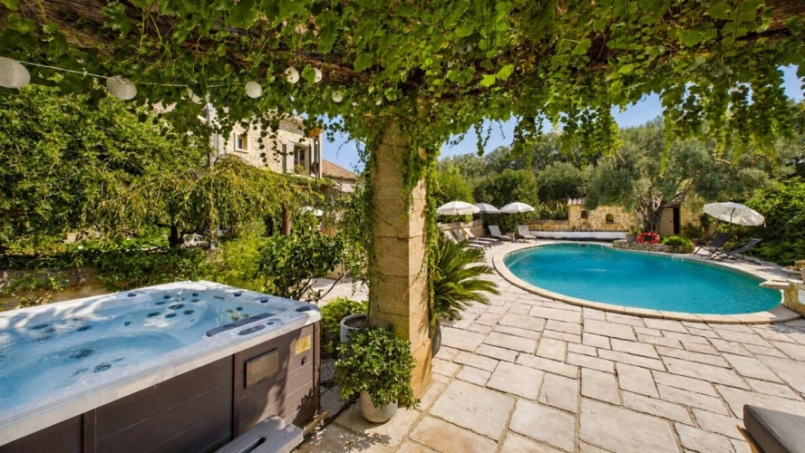 Photos 6 - Tourist - Stone estate of 675 sqm with swimming pool on nearly 3 hectares - Roquemaure