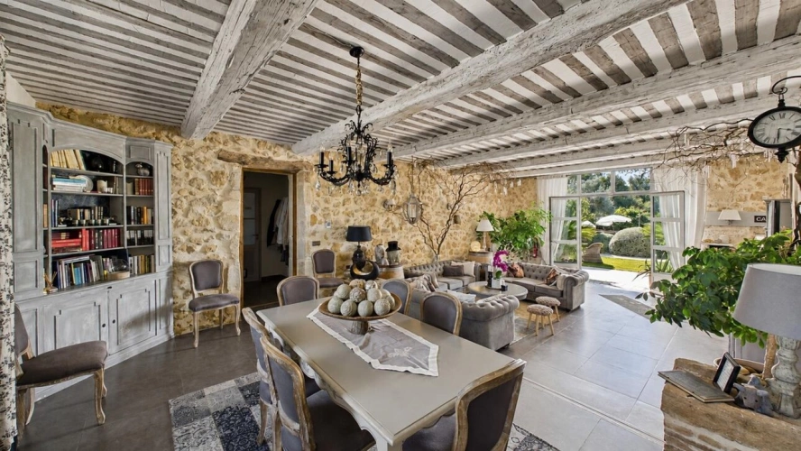 Photos 10 - Tourist - Stone estate of 675 sqm with swimming pool on nearly 3 hectares - Roquemaure