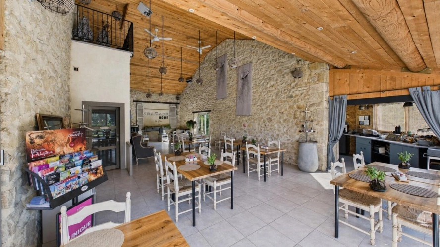 Photos 12 - Tourist - Stone estate of 675 sqm with swimming pool on nearly 3 hectares - Roquemaure