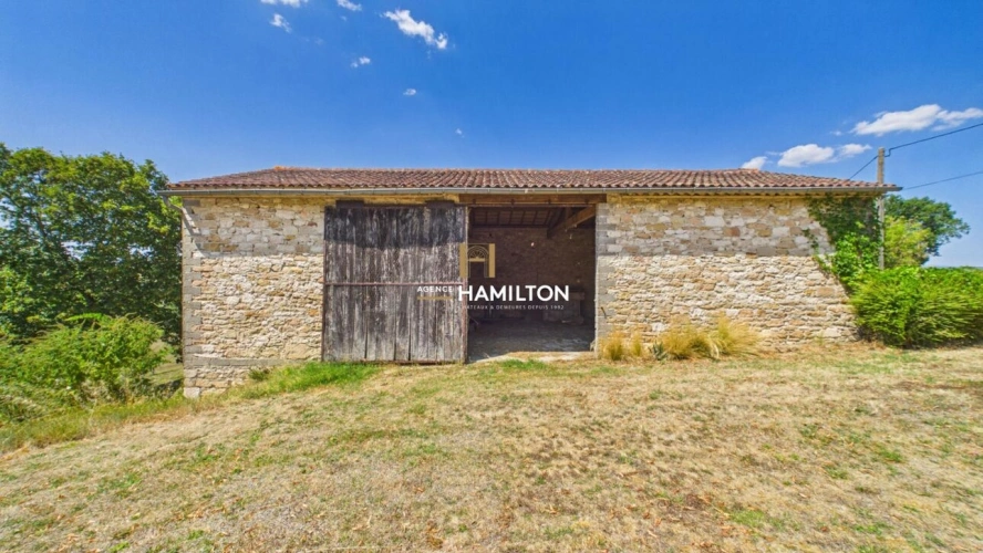 Photos 16 - Équestre - MAGNIFIQUE DOMAINE DE 32 HA  AVEC LAC, ET VUE DOMINANTE SUR LES ENVIRONS