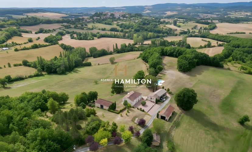 Photos 19 - Équestre - MAGNIFIQUE DOMAINE DE 32 HA  AVEC LAC, ET VUE DOMINANTE SUR LES ENVIRONS