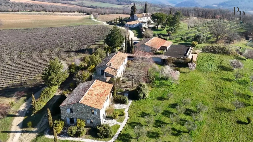 Photos 2 - Agricole - Domaine d'exception en Lubéron - 200 Hectares - Exploitation Biologique et Hébergements de Prestige