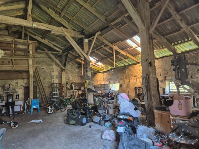 Photos 53 - Rurale - Corps de Ferme, écrin de verdure, 250 m2 habitables, 23 000 m2 de terrain, 400 m2 de dépendances, 20 mn Angoulême centre