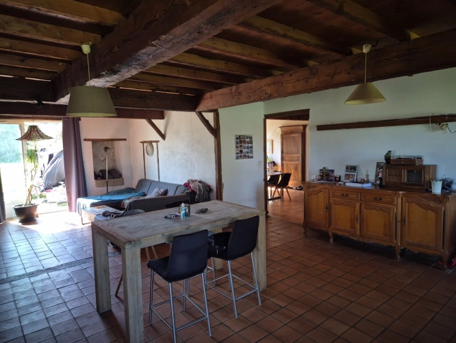 Photos 5 - Rurale - Corps de Ferme, écrin de verdure, 250 m2 habitables, 23 000 m2 de terrain, 400 m2 de dépendances, 20 mn Angoulême centre