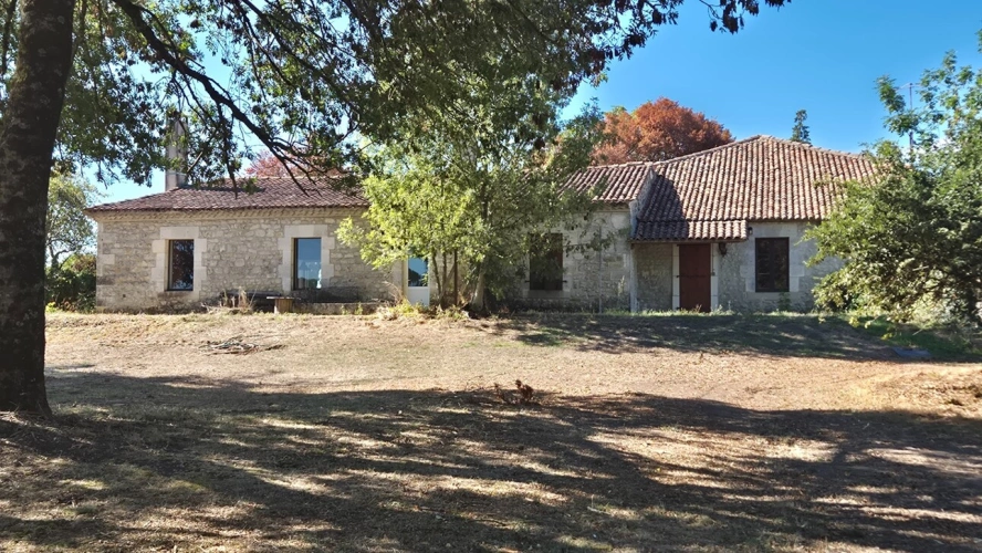 Photos 12 - Rurale - Corps de Ferme, écrin de verdure, 250 m2 habitables, 23 000 m2 de terrain, 400 m2 de dépendances, 20 mn Angoulême centre