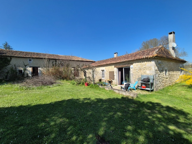 Photos 32 - Rurale - Corps de Ferme, écrin de verdure, 250 m2 habitables, 23 000 m2 de terrain, 400 m2 de dépendances, 20 mn Angoulême centre