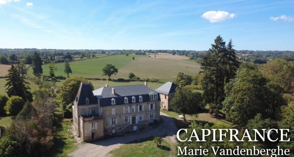 Photos 1 - Prestige - Château du XVIᵉ siècle à Aigurande - 600 m² habitables - 9 ha de prairies et bois – Pays de George Sand Indre (36) 599 000 €
