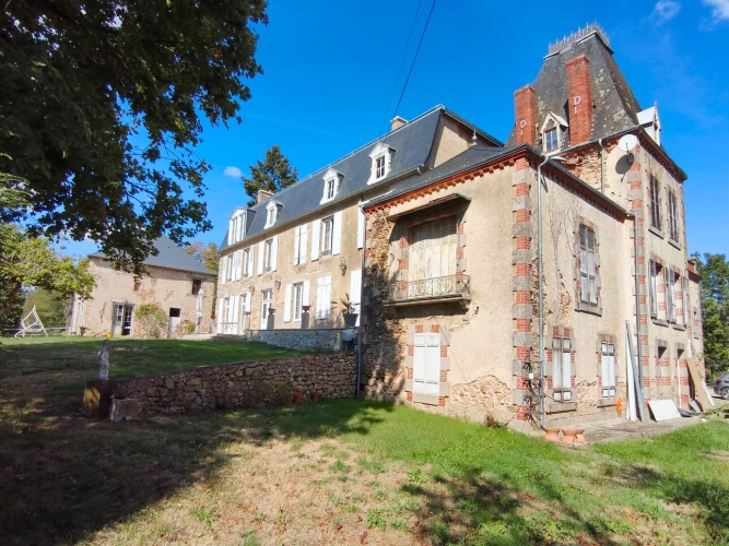 Photos 13 - Prestige - Château du XVIᵉ siècle à Aigurande - 600 m² habitables - 9 ha de prairies et bois – Pays de George Sand Indre (36) 599 000 €