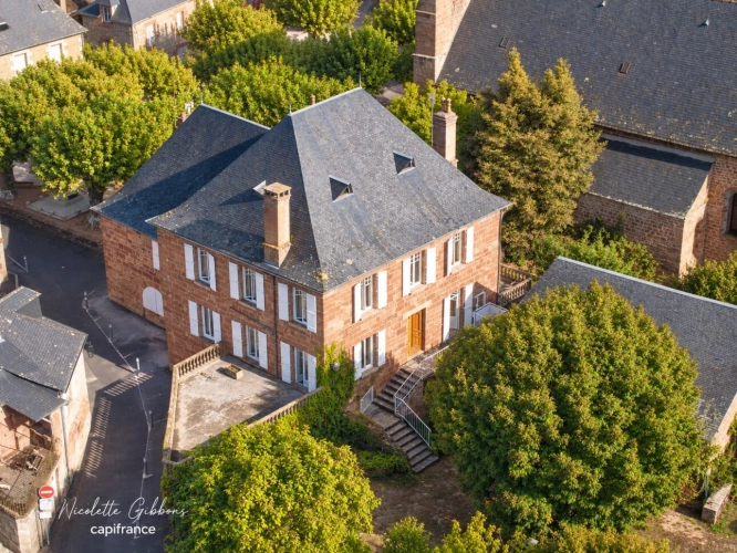 Photos 1 - Tourist - Ensemble de propriété - maison bourgeoise, deuxième logement/bureaux, grange, 1 hectare