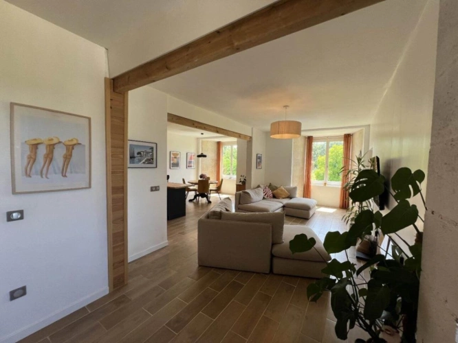 Photos 8 - Prestige - une partie d'un château, bien rénové