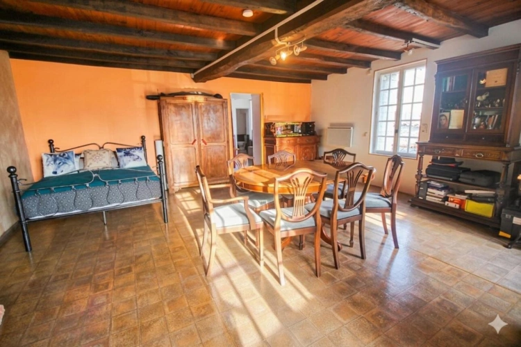 Photos 3 - Prestige - Propriété de trois chambres à dix mins de Matha
