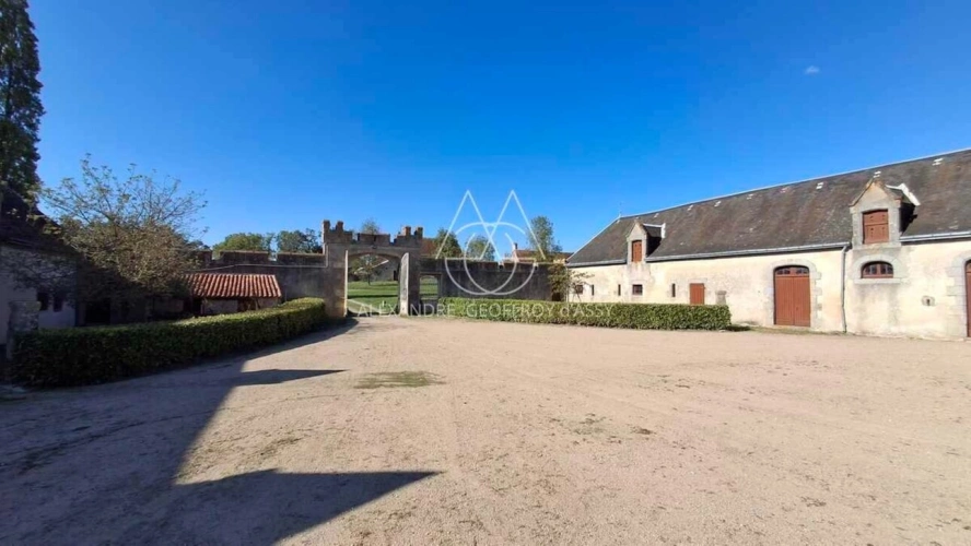 Photos 17 - Prestige - Exceptionnel château XV-XVI et XIXe avec son hameau et ses 108 hectares avec possibilité d’acheter 200ha attenants supplémentaires