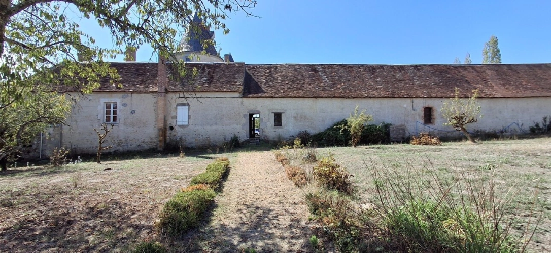 Photos 6 - Prestige - Exceptionnel château XV-XVI et XIXe avec son hameau et ses 108 hectares avec possibilité d’acheter 200ha attenants supplémentaires