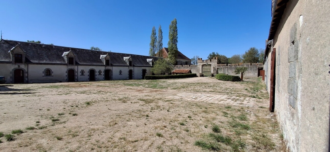 Photos 9 - Prestige - Exceptionnel château XV-XVI et XIXe avec son hameau et ses 108 hectares avec possibilité d’acheter 200ha attenants supplémentaires