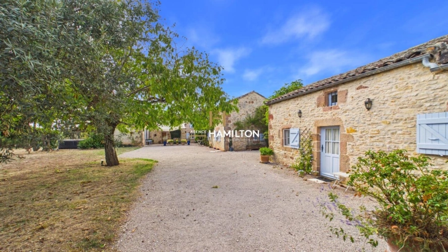 Photos 16 - Prestige - ÉLÉGANTE PROPRIÉTÉ DE CAMPAGNE AVEC GÎTE ANNEXE, PISCINE CHAUFFÉE ET VUES PANORAMIQUES PRÈS DE CORDES-SUR-CIEL