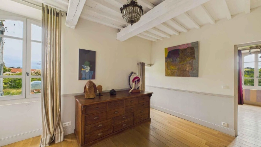 Photos 5 - Prestige - Ensemble immobilier empreint de charme, d'authenticité et d'une élégance discrète