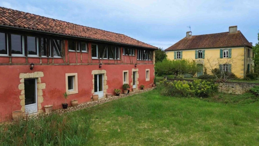 Photos 10 - Prestige - Ensemble immobilier empreint de charme, d'authenticité et d'une élégance discrète