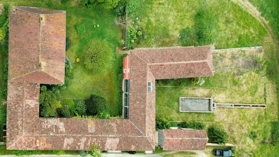 Photos 18 - Prestige - Ensemble immobilier empreint de charme, d'authenticité et d'une élégance discrète