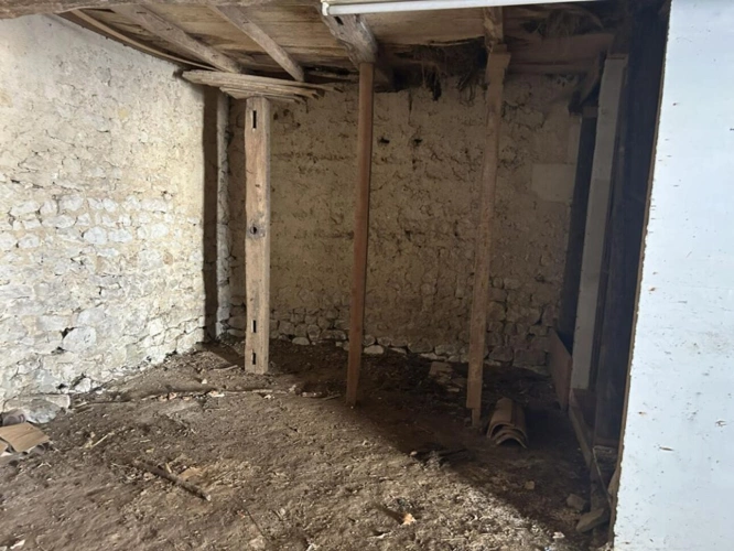 Photos 9 - Rurale - Grande grange à rénover avec permis de construire