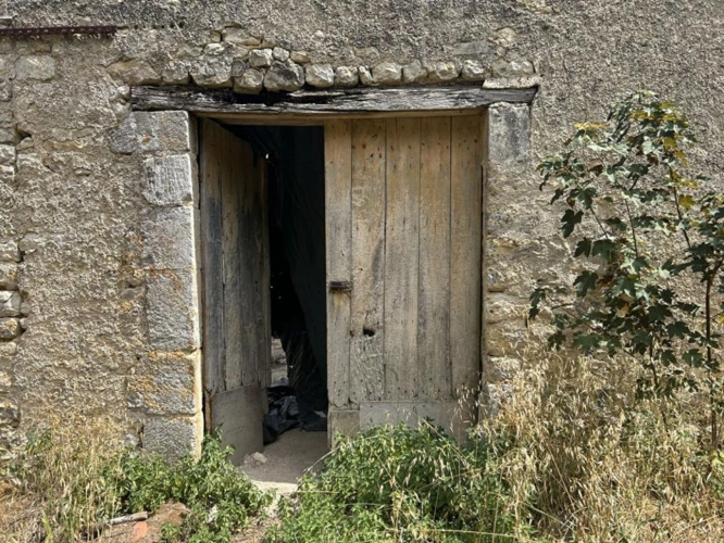 Photos 10 - Rurale - Grande grange à rénover avec permis de construire